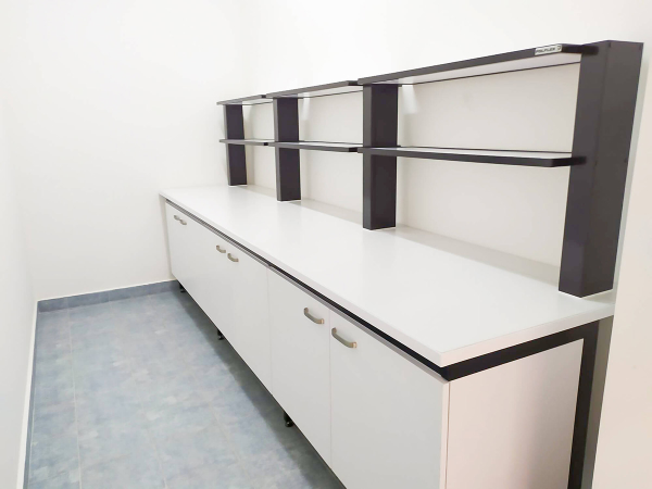 Meble laboratoryjne - stalowe nadstawki