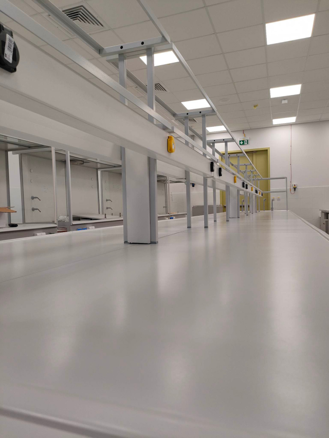 Meble laboratoryjne - stalowe nadstawki