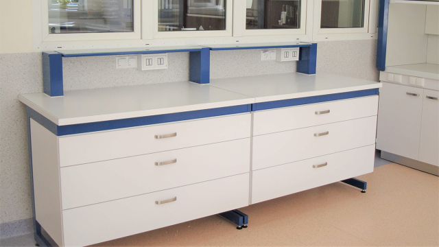 Meble laboratoryjne - stalowe nadstawki