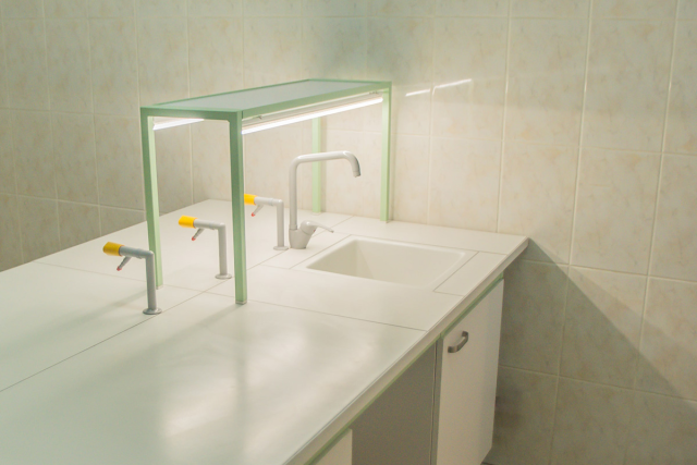 Meble laboratoryjne - stalowe nadstawki