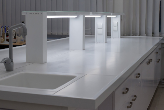 Meble laboratoryjne - stalowe nadstawki