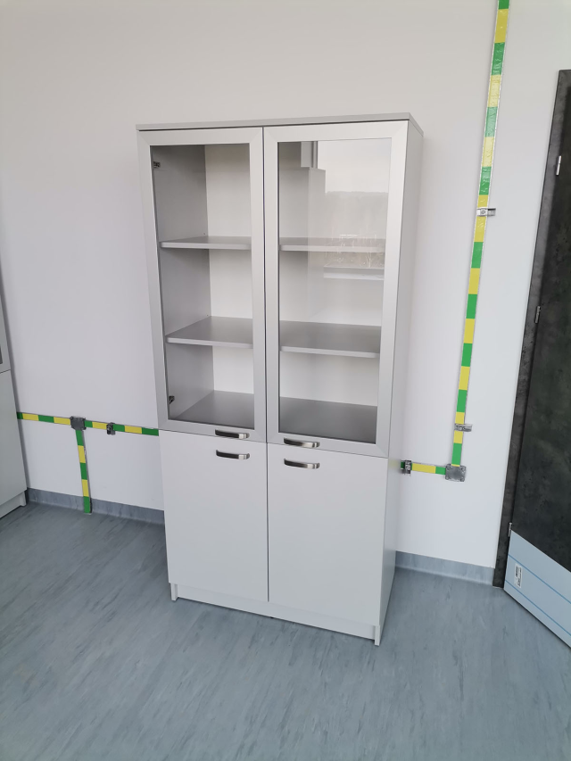 Regały laboratoryjne i magazynowe