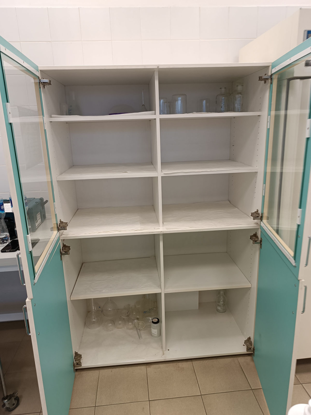 Regały laboratoryjne i magazynowe