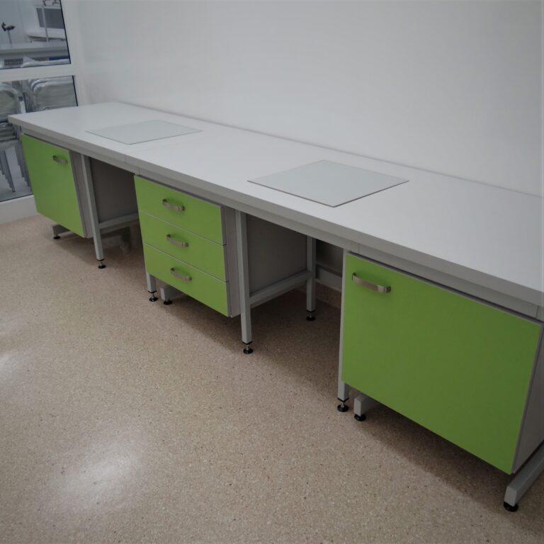 Stół laboratoryjny wagowy 1